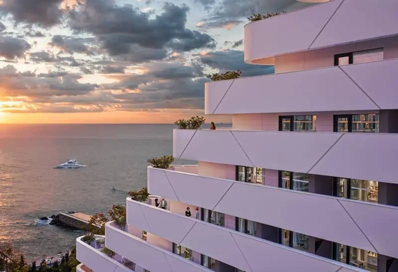 ЖК Лайнер — вид со стройки на море